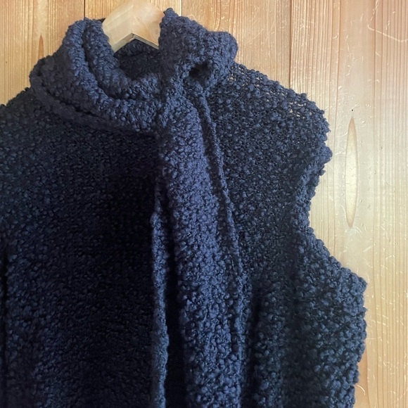 Chloe Black Textured Sweater - Picture 2 of 6